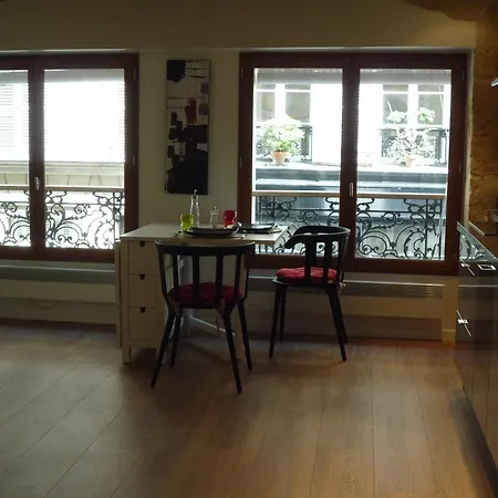 Saint Sauveur Apartment *